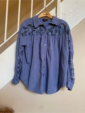 GiGio Lace-Inset Button-Down Shirt in Blue Oversize  pit to pit 28.